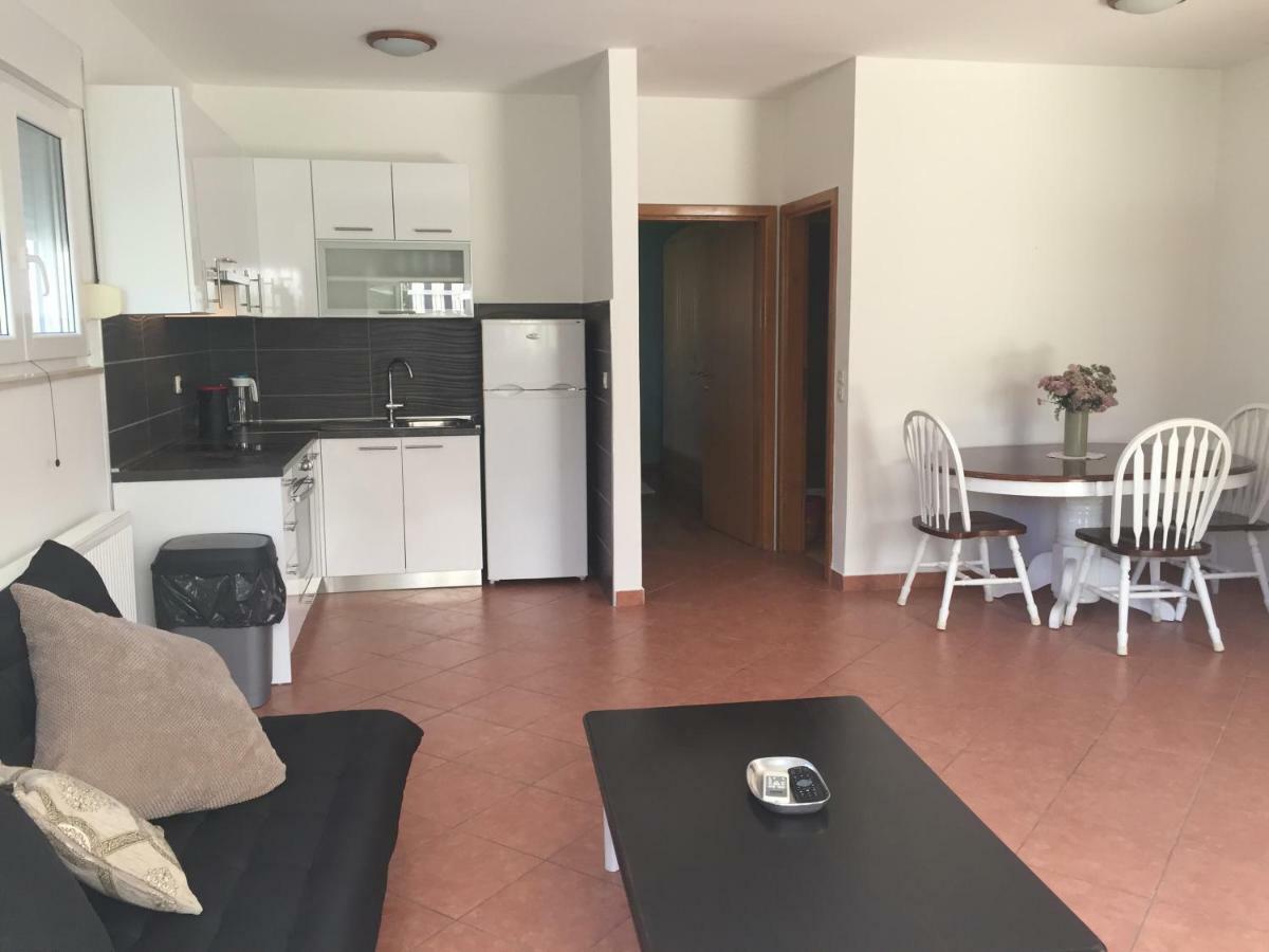 Ana'S Apartments Petrčane Dış mekan fotoğraf
